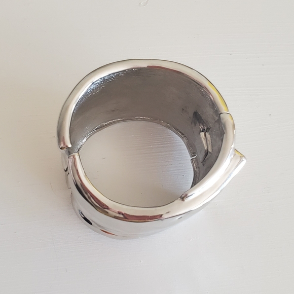 Ciner Statement Cuff - Picture 3 of 5